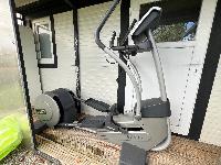 Elipticni tekac Technogym