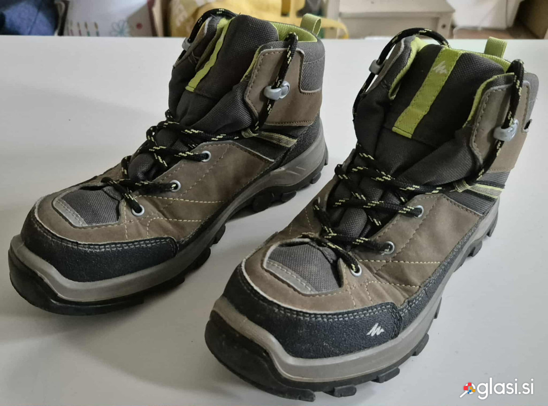 Quechua pohodniški čevlji velikost 37