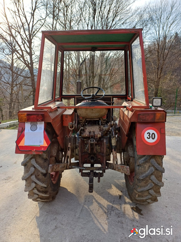 Traktor Zetor 4712
