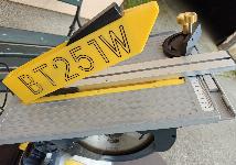 Krožna žaga znamke Nutool BT251W