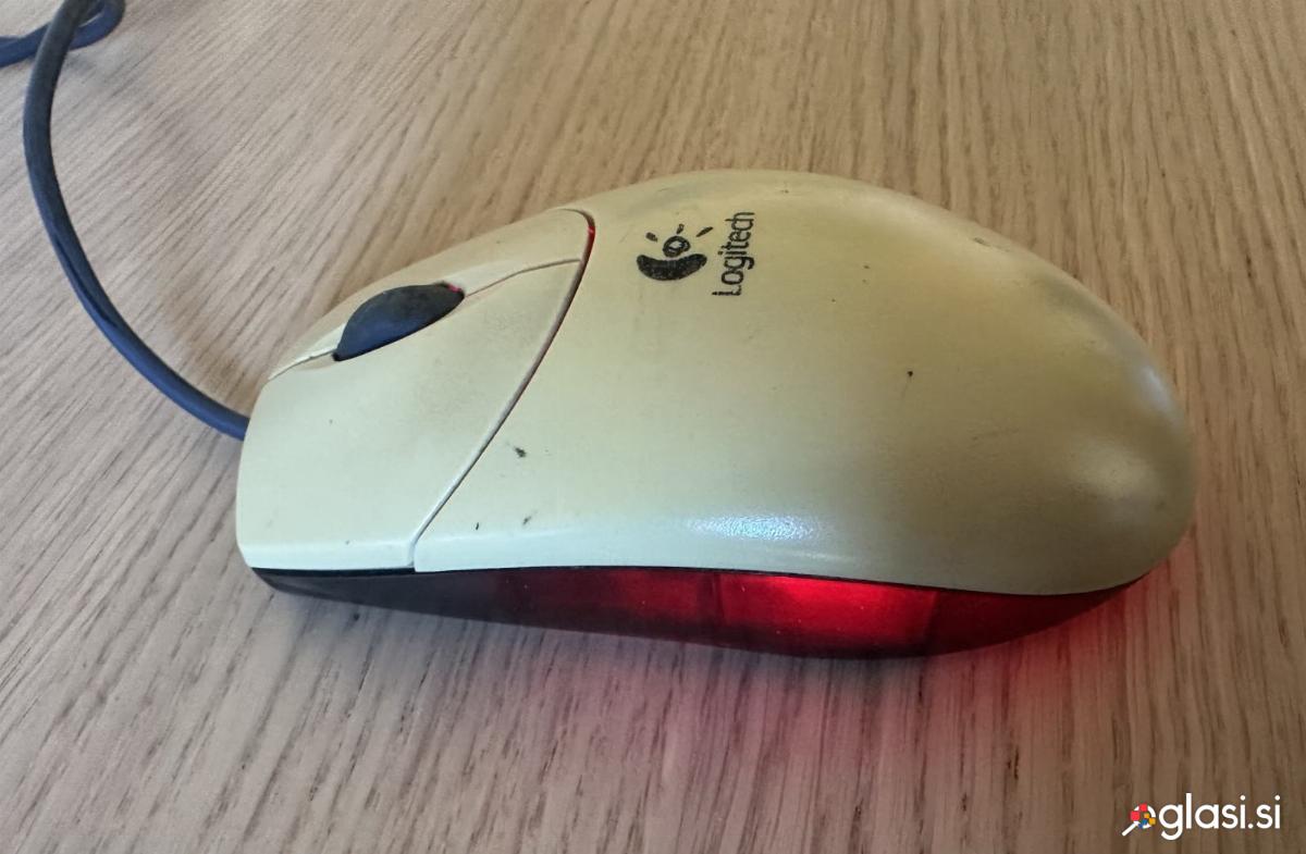 Logitech Infrardeča miška / usb kabel 2 m