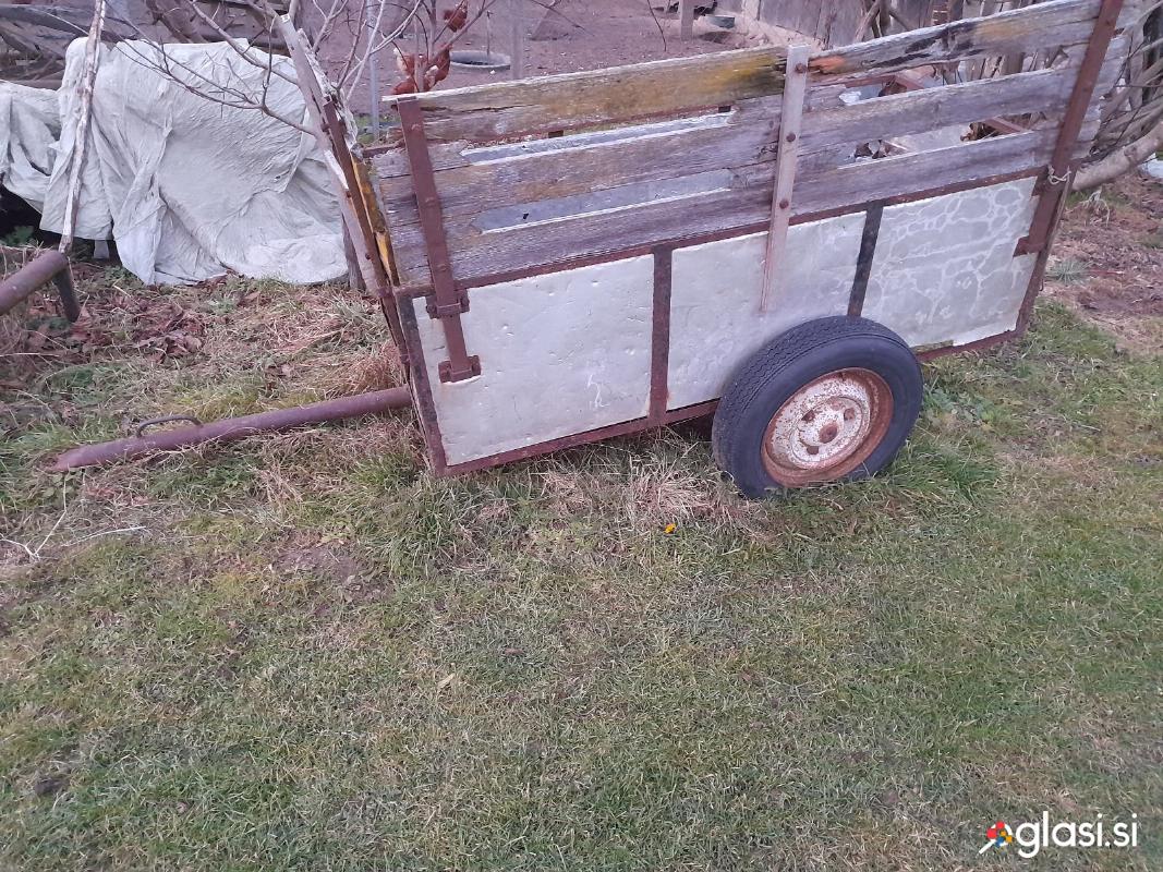 Prikolica za manjši traktor