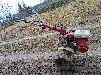 Motokultivator Honda standard s škropilnico in priključki