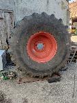 Pnevmatike 900/60 R32