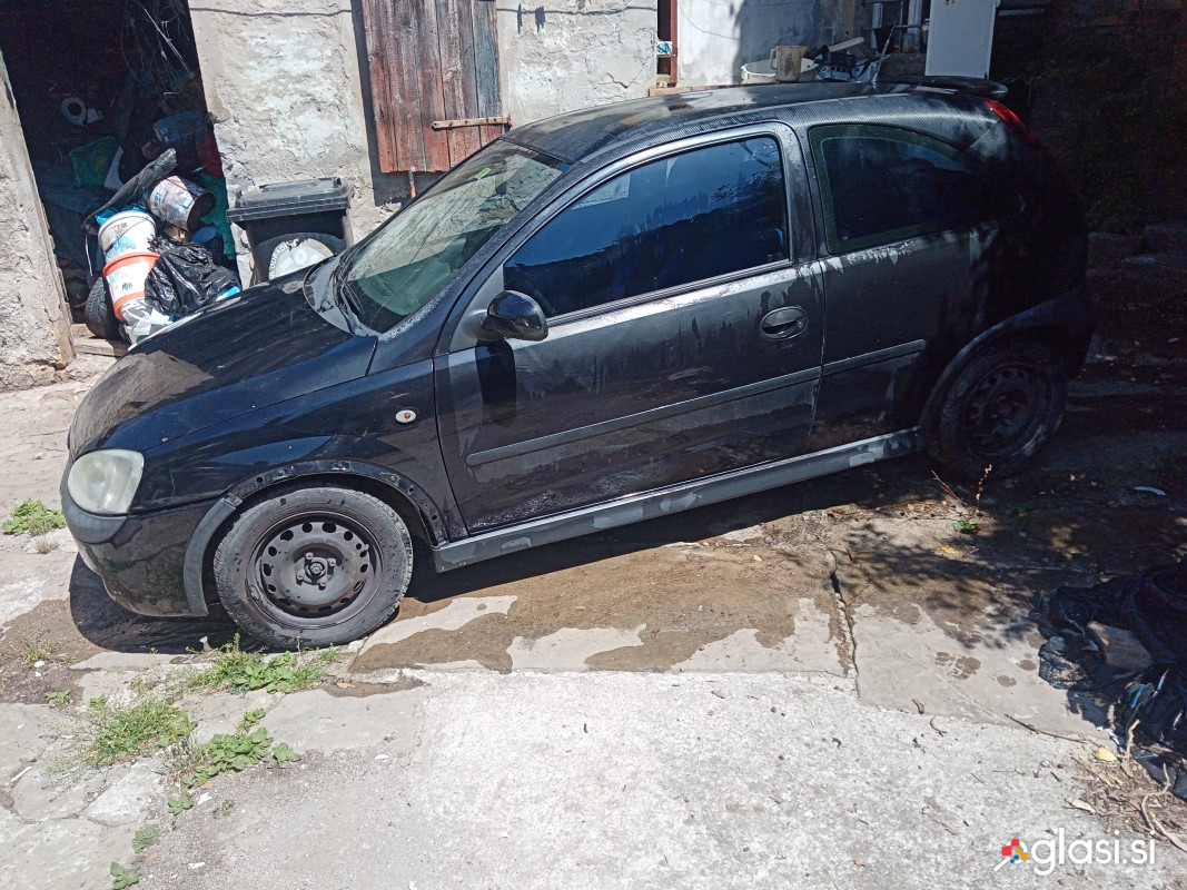 Opel corsa 1.7 diesel letnik 2004