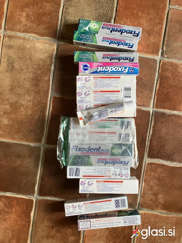 Fixodent, lepilo za zobne proteze