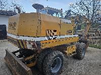 Liebherr A902