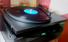 Gramofon Pro-Ject Primary E odličen