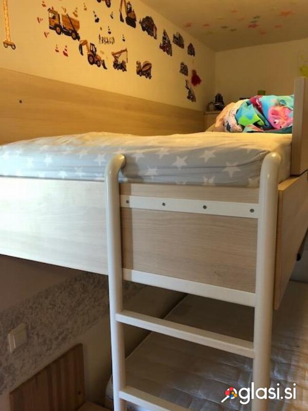 Stenski pograd z box omaro za vzmetnico velikosti 90x200