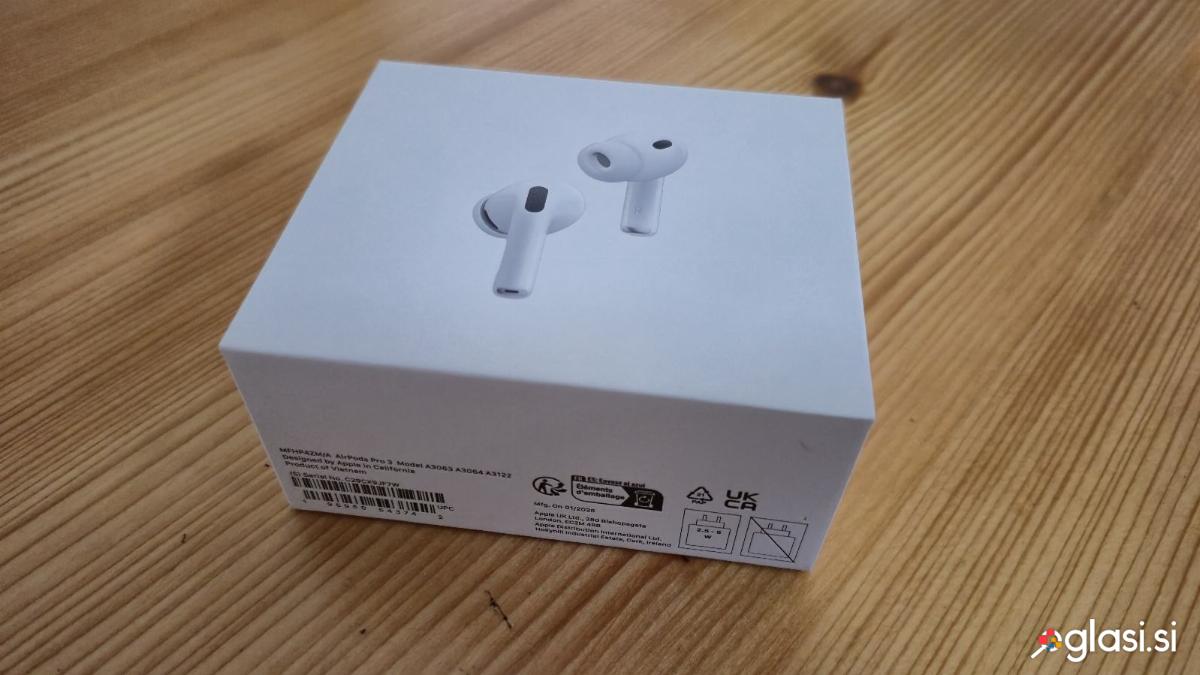 Apple Airpods 3 pro in airpods 4