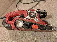 TRAČNI BRUSILNIK BLACK&DECKER
