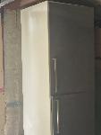 Prodam omaro odlično ohranjena, zelo malo rabljena mere 220 cm x 60 cm