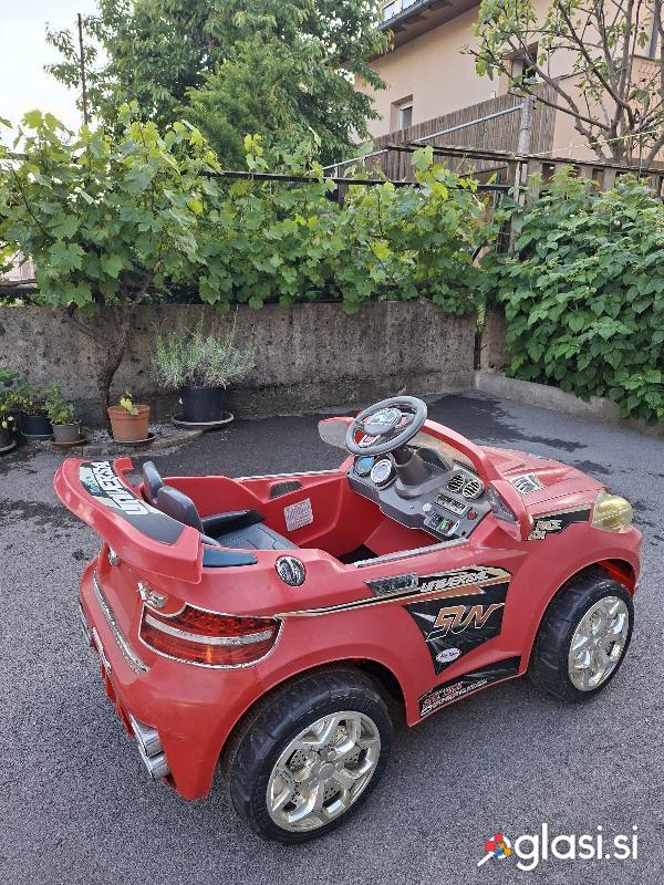 Otroški auto na akumulator