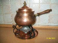 Fondue set iz bakra 2 litra + podarim še nekaj pripomočkov zraven