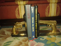Knjižna držala - 2 guns bookends