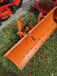 Vrtni traktor Kubota B1750 s priključki