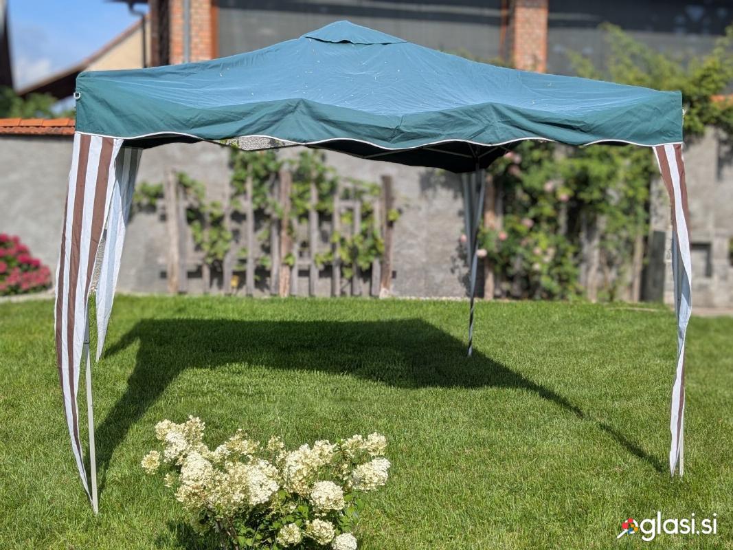 Vrtni paviljon 3 × 3 m – funkcionalen, srednje ohranjen