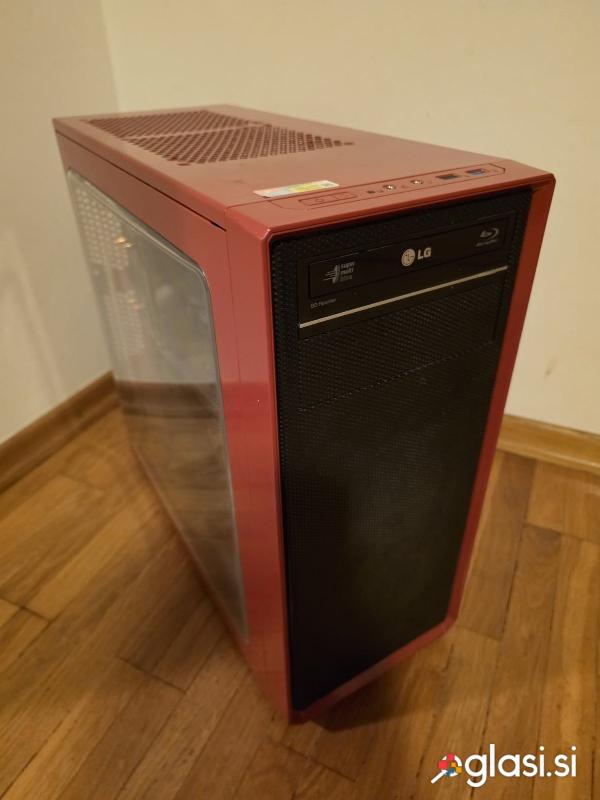 Gaming računalnik: Intel Core i7; GeForce RTX 3080 (12 GB); RAM 32 GB