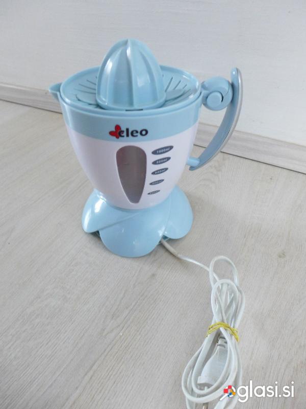 Električni ožemalnik citrusov z dvemi nastavki