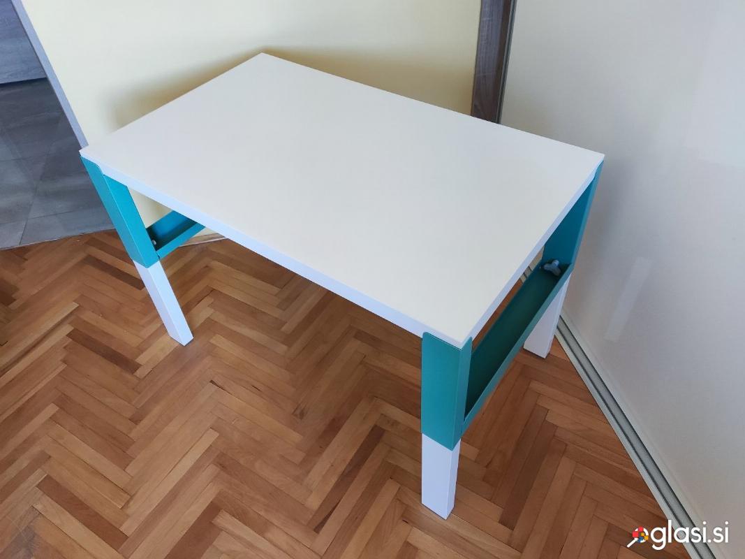 Prodam ikea otroško mizo. Praktično novo