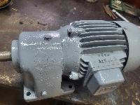 Elektromotor z reduktorjem reduktor