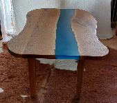 Lesena klubska mizica