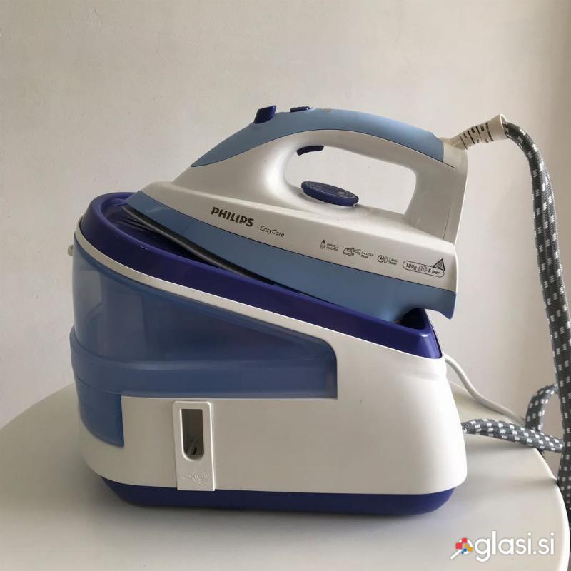 Likalnik Philips GC 8330 s postajo