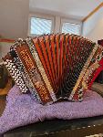 Diatonična harmonika Prostor