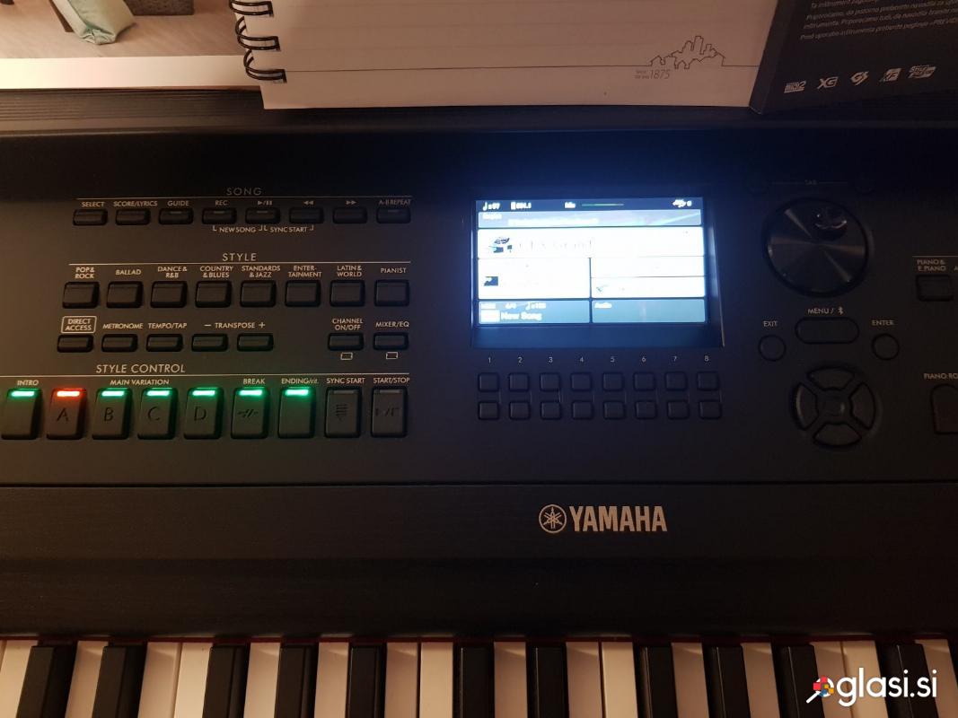 Električni klavir YAMAHA dgx 670