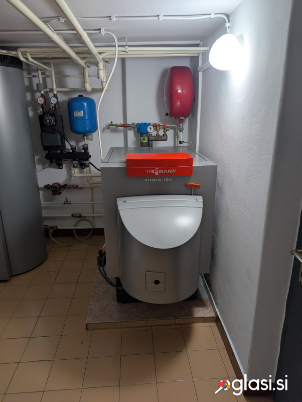 OGREVALNI KOTEL NA OLJE / PLIN (PEČ) VIESSMANN in BOJLER