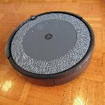 Robotski sesalnik iRobot Roomba Combo i5+ - skoraj nerabljen