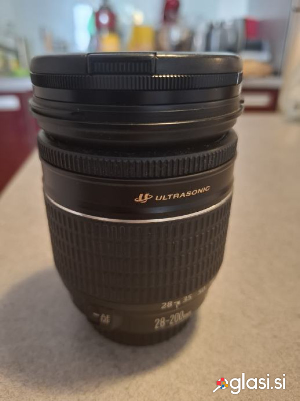 Canon EF 28-200mm 13.5-5.6