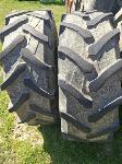 Prodam 2 kom traktorskih gum 320/85 R20