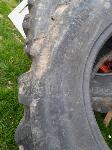Gume za kombinirko JCB 4cx 16,9 28col ali 440 80rabljene.. 30%profila