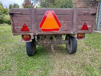 Voz s platojem za traktor