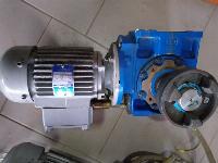 3 FAZNI ELEKTRO MOTOR Z REDUKTORJEM