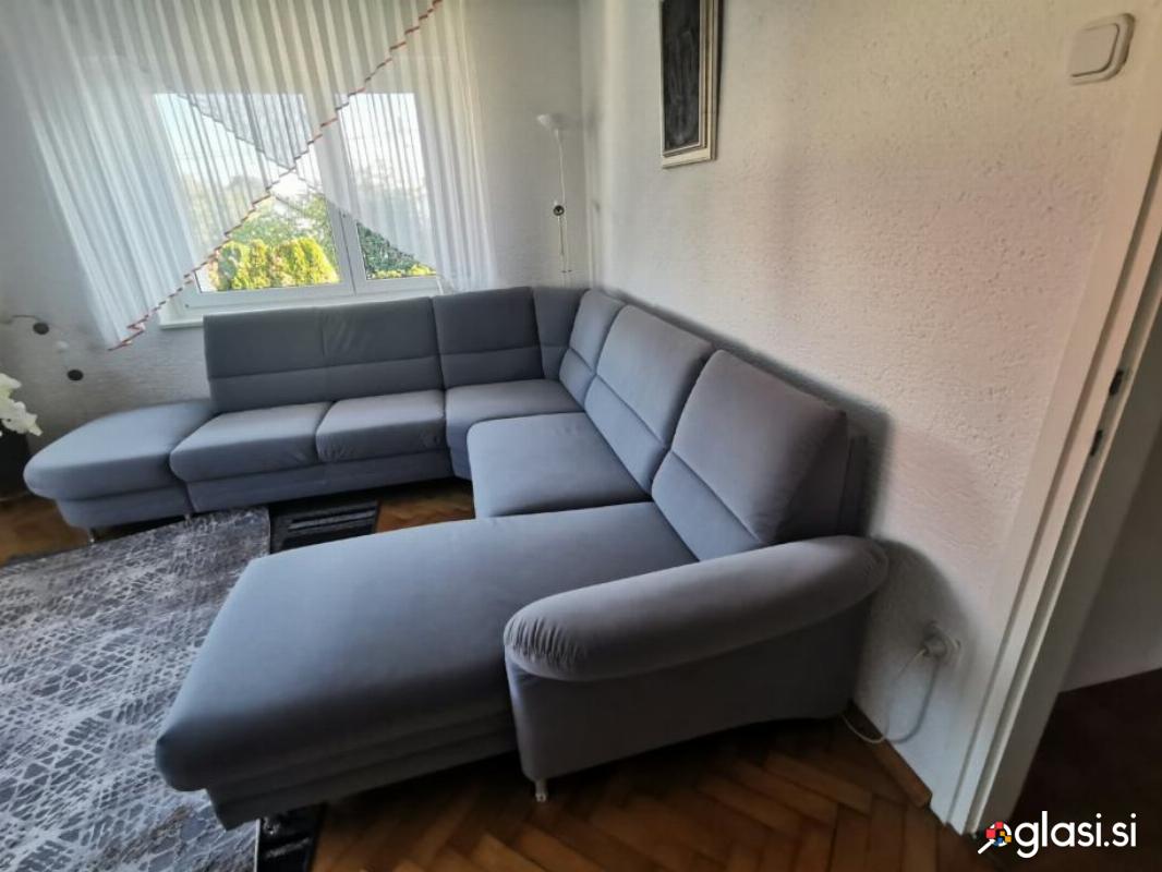 Kotna sedežna garnitura
