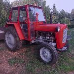 Traktor IMT 533 Deluxe s prikolico
