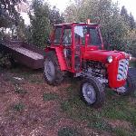 Traktor IMT 533 Deluxe s prikolico
