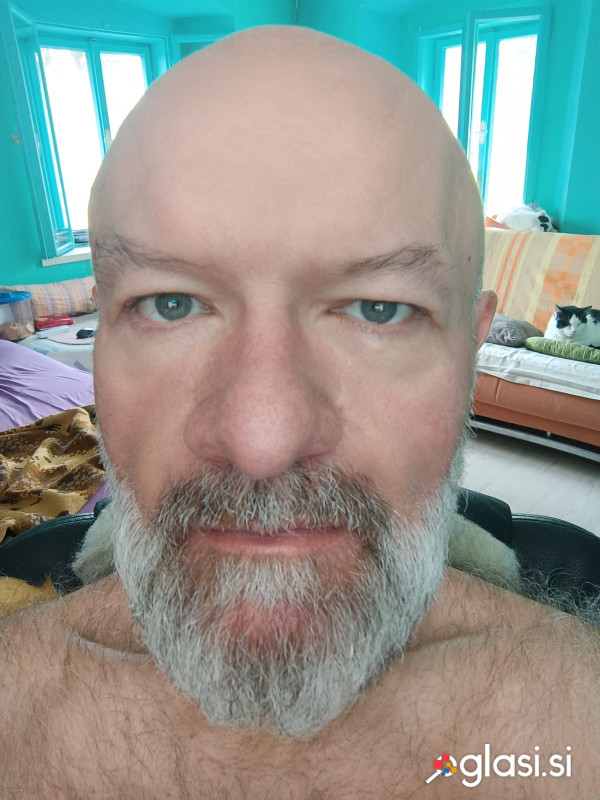 Iščem dekle ali mlajšo žensko