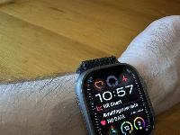 Apple Watch ULTRA z Original Milanese loop iz titana