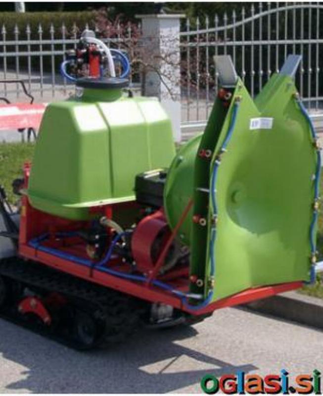 Pršilnik 90l na goseničarju Canycom BP 310