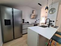 Oddamo dva vrhunsko opremljena apartmaja **** v družinski hiši v Crikvenici na K