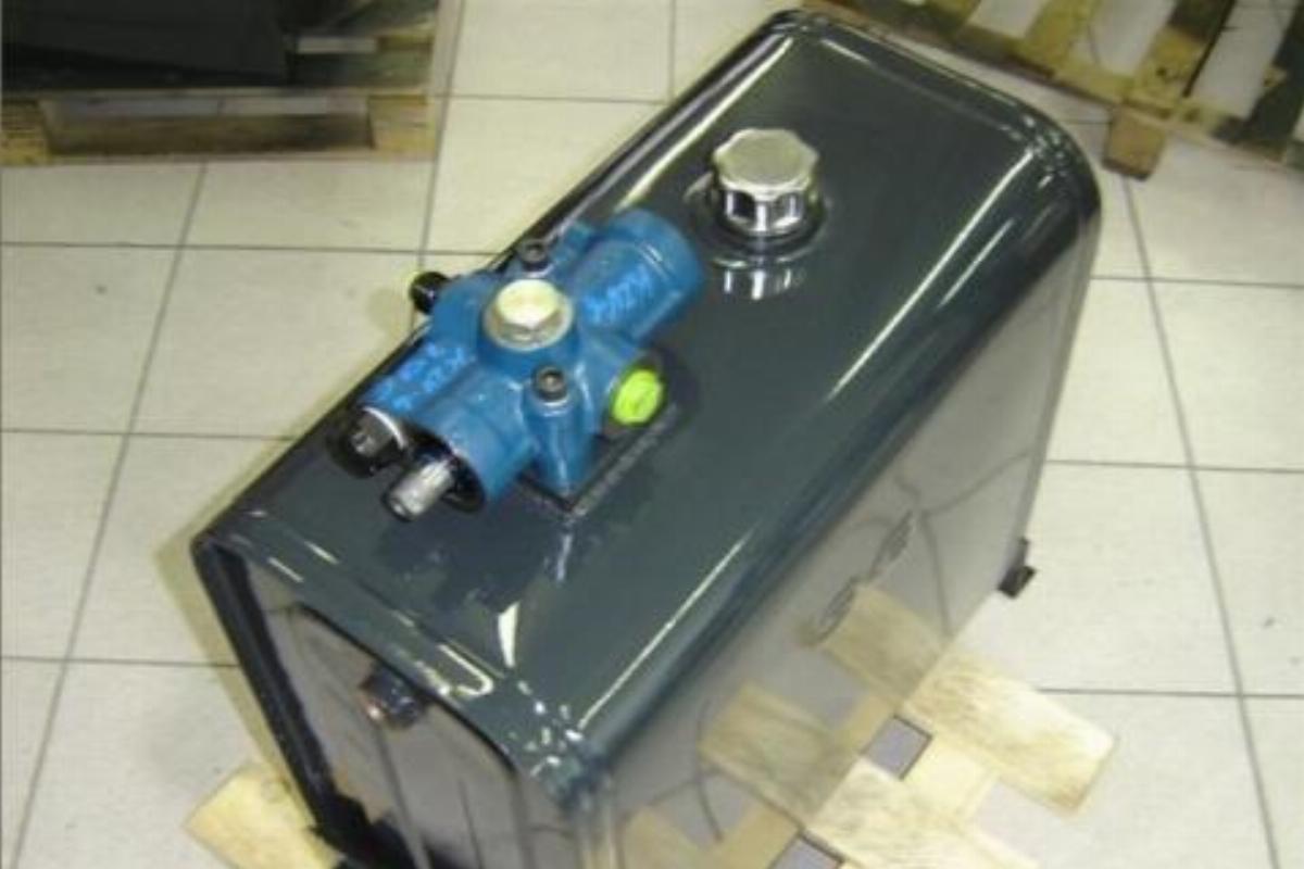Rezervoar za hidravlično olje, z ventilom 200-250l