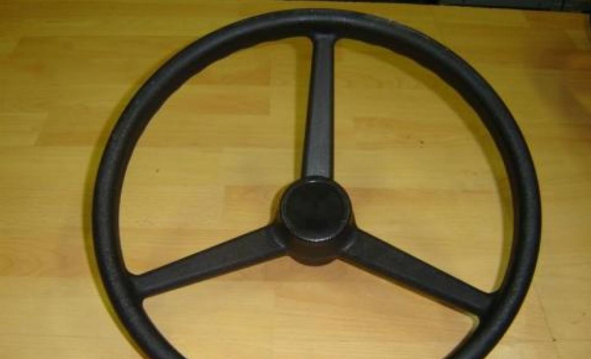 Volan za traktor ali druga vozila, z nastavkom na konus 