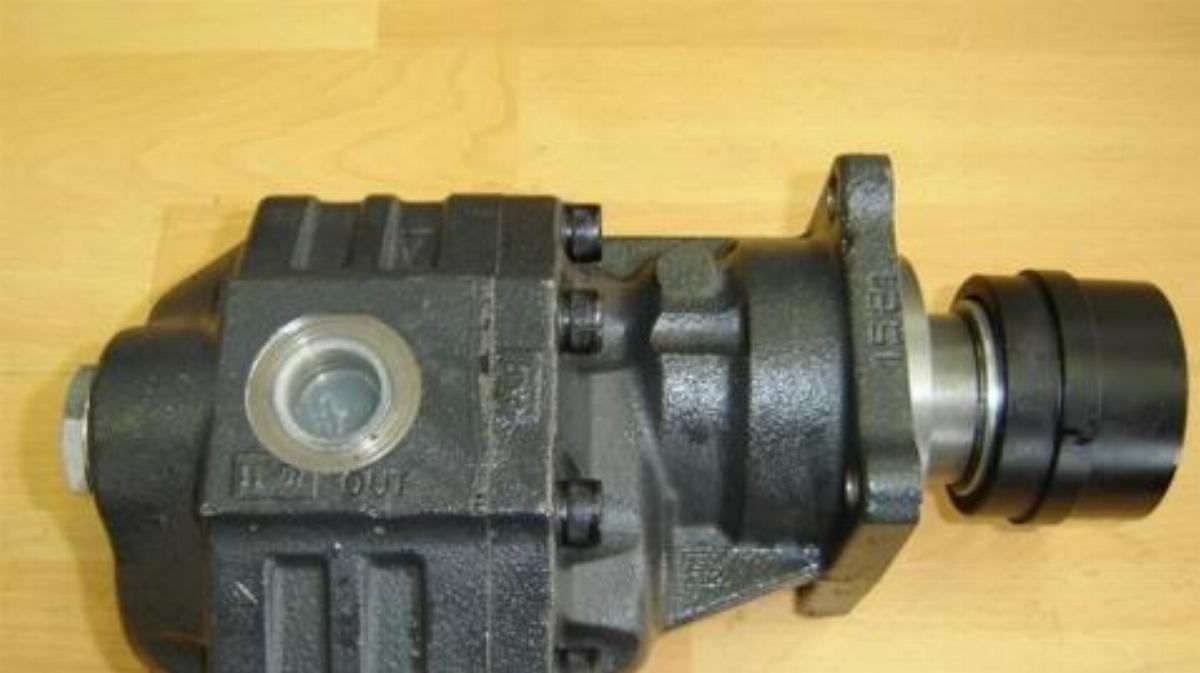 Črpalka, zobniška, OMFB 105061106328 - leva, 61cm3