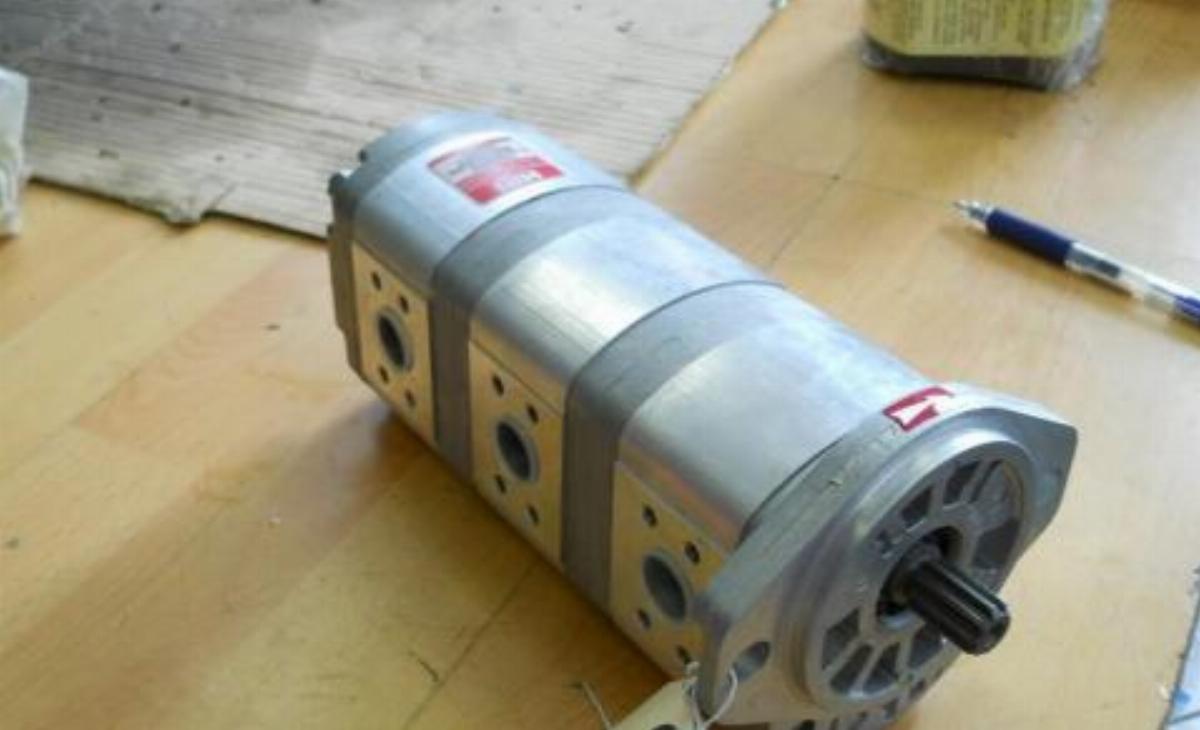 Črpalka HPI hydraulic, za mini bager Peljob