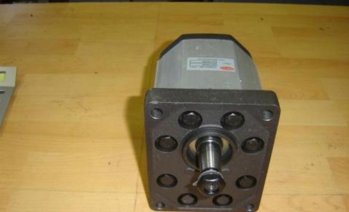 Motor, hidravlični, zobniški, 50 cm3